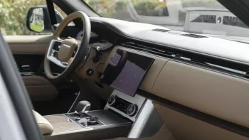 2023 Land Rover Range Rover HSE V8 4.4L P530 GCC Specs