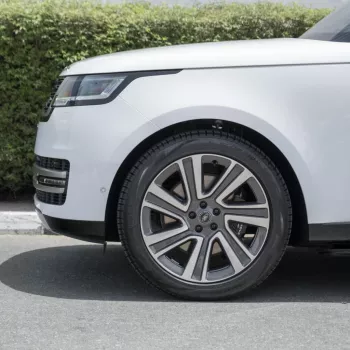 2023 Land Rover Range Rover HSE V8 P530 4.4L GCC Specs