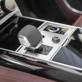 2023 Land Rover Range Rover HSE V8 P530 4.4L GCC Specs