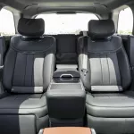 2023 Land Rover Range Rover SV Autobiography V8 P530 4.4L 4WD GCC Specs With Warranty - Thumbnail 17