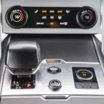 2023 Land Rover Range Rover SV Autobiography V8 P530 4.4L 4WD GCC Specs With Warranty - Thumbnail 25