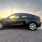 TESLA MODEL Y LONG RANGE AWD 2022 MODEL DUAL MOTOR ELECTRIC CAR - Thumbnail 4