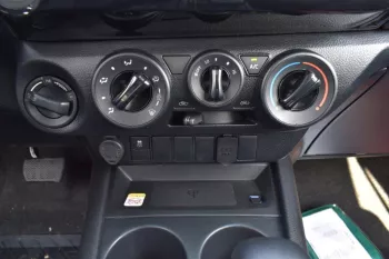 TOYOTA HILUX 2022 DLX 2.4L DIESEL AT