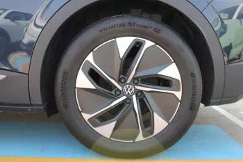VOLKSWAGEN ID4 CROZZ PURE PLUS 2022MY OPENABLE PANAROMIC SUNROOF PURE ELECTRIC
