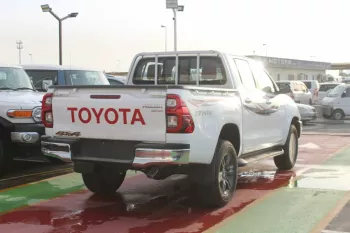 TOYOTA HILUX SR.5 2.7L PETROL 2023