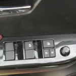 TOYOTA HILUX SR.5 2.7L PETROL 2023 - Thumbnail 7