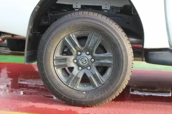 TOYOTA HILUX SR.5 2.7L PETROL 2023