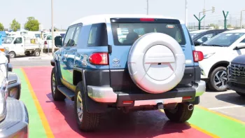 TOYOTA FJ CRUISER 4.0L PETROL V6 2023 BLUE