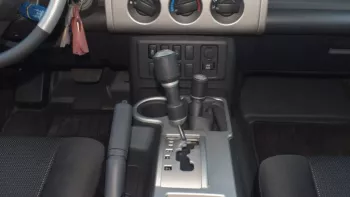 TOYOTA FJ CRUISER 4.0L PETROL V6 2023 BLUE