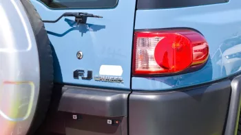 TOYOTA FJ CRUISER 4.0L PETROL V6 2023 BLUE