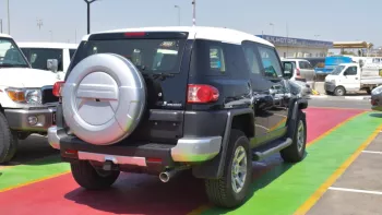 TOYOTA FJ CRUISER 4.0L PETROL 4WD 2023 BLACK