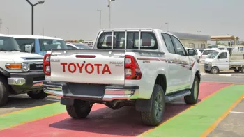 TOYOTA HILUX SR.5 2.7L PETROL 2023 WHITE 4WD