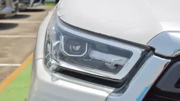 TOYOTA HILUX SR.5 2.7L PETROL 2023 WHITE 4WD