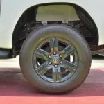 TOYOTA HILUX 2.7L PETROL 2023 MODEL YEAR 4WD LOW OPTION - Thumbnail 19