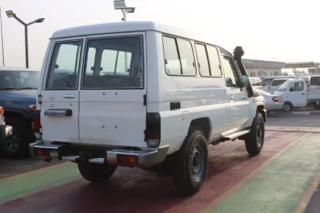 TOYOTA LAND CRUISER HARD TOP 4.0L PETROL 2023 4WD WHITE