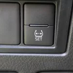 TOYOTA FORTUNER 2.4L DIESEL AWD 2023 WHITE - Thumbnail 17