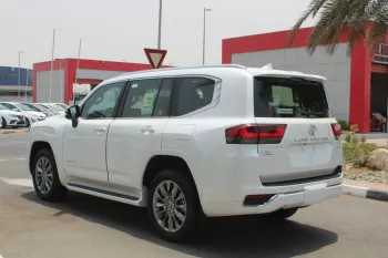 TOYOTA LAND CRUISER VXR 3.5L PETROL 4WD 2023 WHITE
