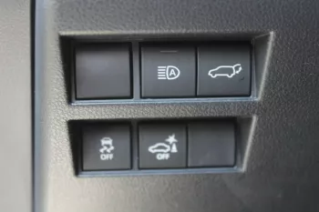 TOYOTA LAND CRUISER VXR 3.5L PETROL 4WD 2023 WHITE