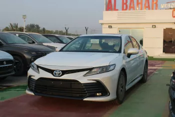 TOYOTA CAMRY GLE 2.5L HYBRID FWD 2023 MODEL YEAR WHITE