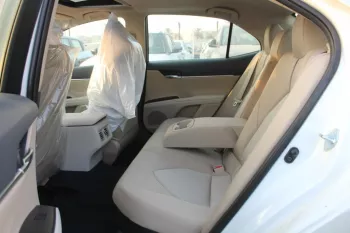 TOYOTA CAMRY GLE 2.5L HYBRID FWD 2023 MODEL YEAR WHITE