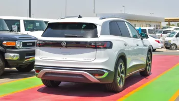 VOLKSWAGEN ID.6 FULL ELECTRIC RWD 2023 MODEL YEAR WHITE