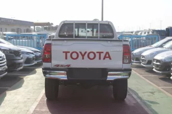 TOYOTA HILIUX 2.7L PETROL 4WD 2023 MODEL YEAR WHITE