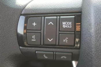 TOYOTA HILIUX 2.7L PETROL 4WD 2023 MODEL YEAR WHITE
