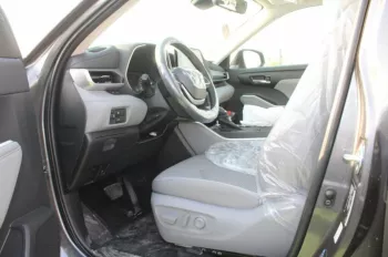 TOYOTA HIGHLANDER GLE 2.5L HYRID AWD 2023 MODEL YEAR GREY