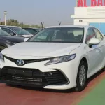 TOYOTA CAMRY LE BASIC 2.5L PETROL FWD 2023 MODEL YEAR WHITE COLOR - Thumbnail 2