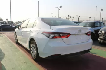 TOYOTA CAMRY LE BASIC 2.5L PETROL FWD 2023 MODEL YEAR WHITE COLOR