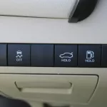 TOYOTA CAMRY LE BASIC 2.5L PETROL FWD 2023 MODEL YEAR WHITE COLOR - Thumbnail 7