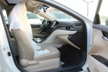 TOYOTA CAMRY LE BASIC 2.5L PETROL FWD 2023 MODEL YEAR WHITE COLOR