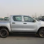 LHD - TOYOTA HILUX 2.4L DIESEL 4WD DOUBLE CAB COMFORT MANUAL 2023 SILVER - Thumbnail 3