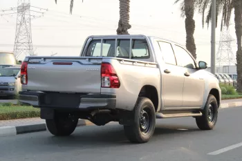 LHD - TOYOTA HILUX 2.4L DIESEL 4WD DOUBLE CAB COMFORT MANUAL 2023 SILVER