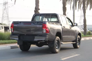 LHD - TOYOTA HILUX 2.4L DIESEL 4WD DOUBLE CAB COMFORT MANUAL 2023 GREY