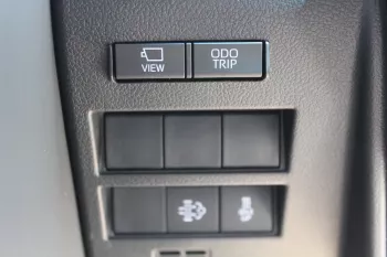 RHD - TOYOTA LAND CRUISER 300 3.3 L DIESEL V6 4WD SAHARA ZX AUTO