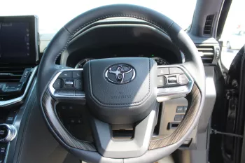 RHD - TOYOTA LAND CRUISER 300 3.3 L DIESEL V6 4WD SAHARA ZX AUTO