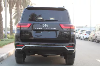 RHD - TOYOTA LANDCRUISER 300 3.3L DIESEL VXR AUTO