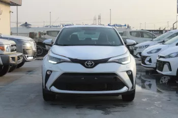 Toyota CHR 2.0L petrol fwd 2022 white colour