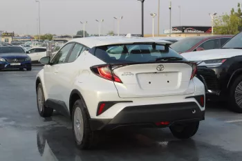 Toyota CHR 2.0L petrol fwd 2022 white colour