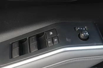 Toyota Highlander LE 2.5L hybrid fwd 2023 black