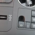 Toyota Highlander LE 2.5L hybrid fwd 2023 black - Thumbnail 16