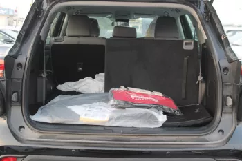Toyota Highlander LE 2.5L hybrid fwd 2023 black