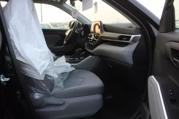 Toyota Highlander LE 2.5L hybrid fwd 2023 black