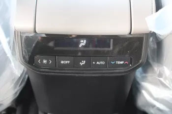 Toyota Highlander LE 2.5L hybrid fwd 2023 black
