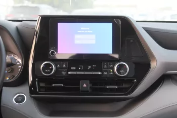 Toyota Highlander LE 2.5L hybrid fwd 2023 black