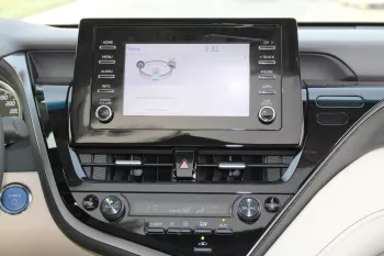 LHD - TOYOTA CAMRY 2.5L HYBRID GLE 2023 MODEL YEAR - WITH SUNROOF