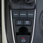 LHD - TOYOTA CAMRY 2.5L HYBRID GLE 2023 MODEL YEAR - WITH SUNROOF - Thumbnail 9