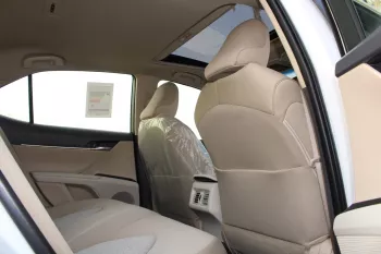 LHD - TOYOTA CAMRY 2.5L HYBRID GLE 2023 MODEL YEAR - WITH SUNROOF