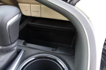 LHD - TOYOTA CAMRY 2.5L HYBRID GLE 2023 MODEL YEAR - WITH SUNROOF